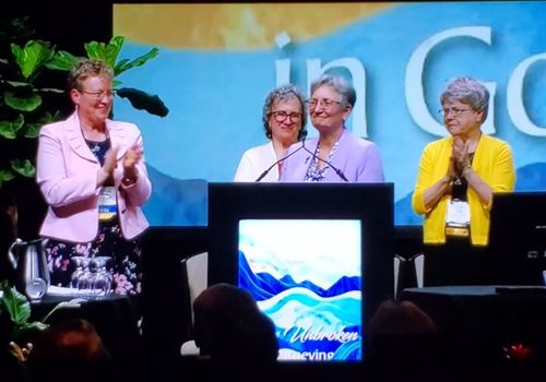 Sr Mary Pat Garvin RSM presented with the LCWR Outstanding Leadership Award